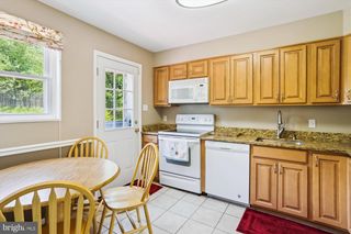12120 HUNTERS LN, Rockville, MD 20852