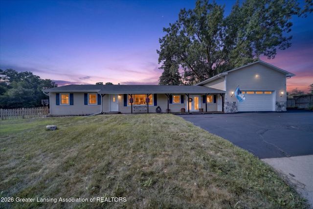 112 E Webb Drive, Dewitt, MI 48820