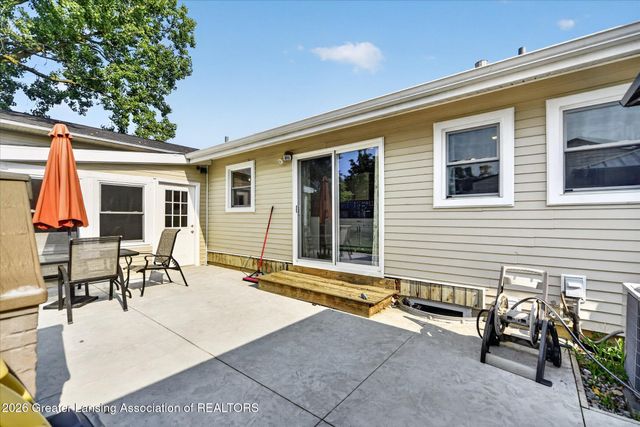 112 E Webb Drive, Dewitt, MI 48820