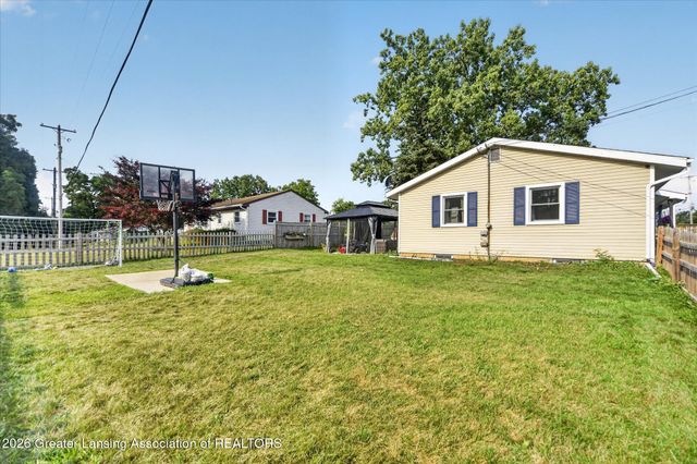 112 E Webb Drive, Dewitt, MI 48820