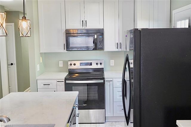 14 Tenuss Lane, Greensboro, NC 27410