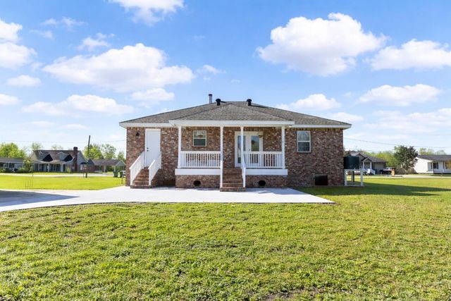 304 Country Village Drive, Raceland, LA 70394