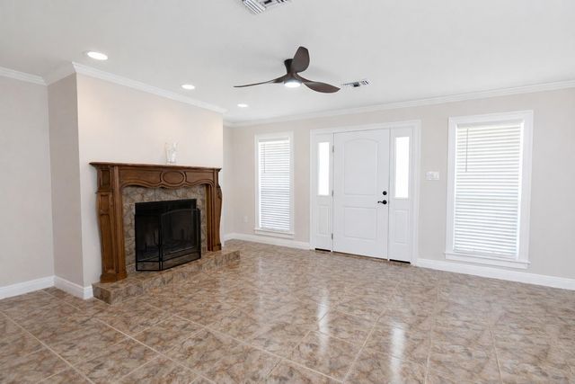 304 Country Village Drive, Raceland, LA 70394