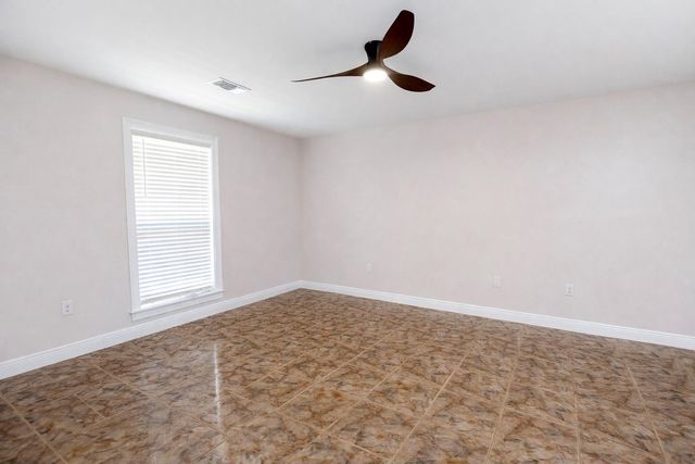 304 Country Village Drive, Raceland, LA 70394