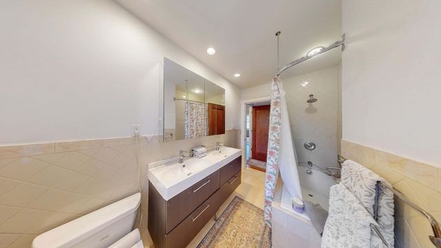 52 Rockledge Rd, Newton, MA 02461