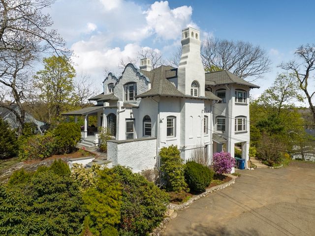 52 Rockledge Rd, Newton, MA 02461