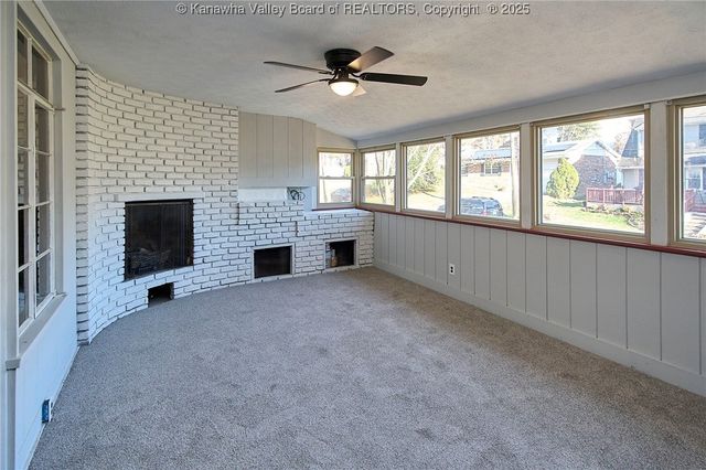 907 Valley Road, Charleston, WV 25302