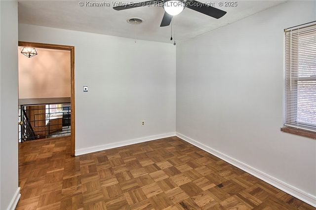 907 Valley Road, Charleston, WV 25302