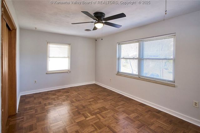 907 Valley Road, Charleston, WV 25302