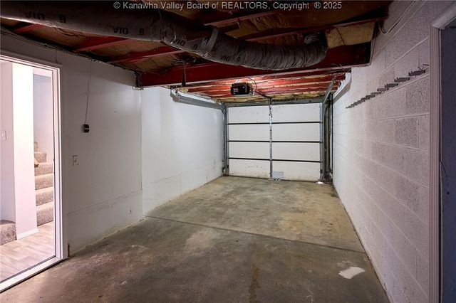 907 Valley Road, Charleston, WV 25302