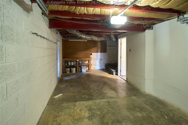 907 Valley Road, Charleston, WV 25302