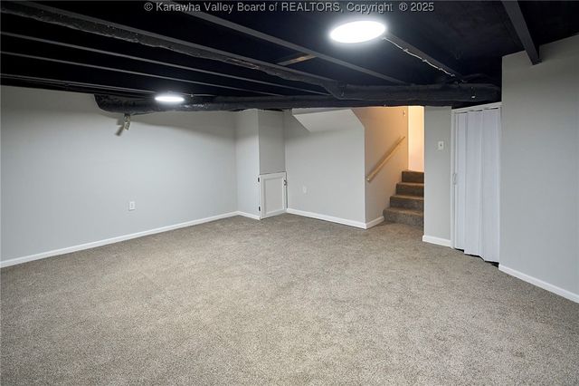 907 Valley Road, Charleston, WV 25302