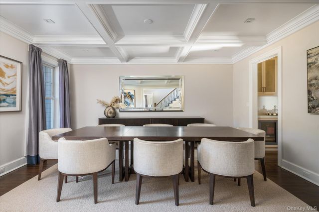 365 Split Rock Road, Syosset, NY 11791