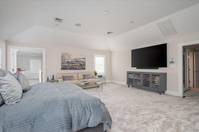 365 Split Rock Road, Syosset, NY 11791