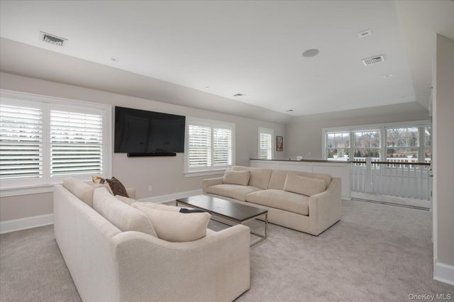 365 Split Rock Road, Syosset, NY 11791