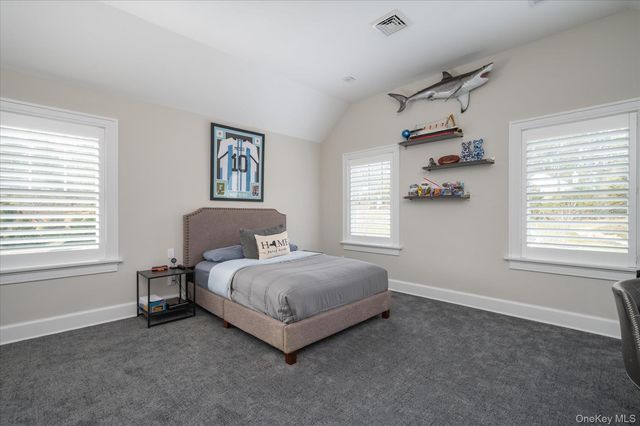 365 Split Rock Road, Syosset, NY 11791