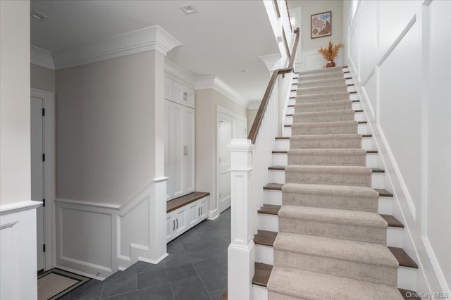 365 Split Rock Road, Syosset, NY 11791