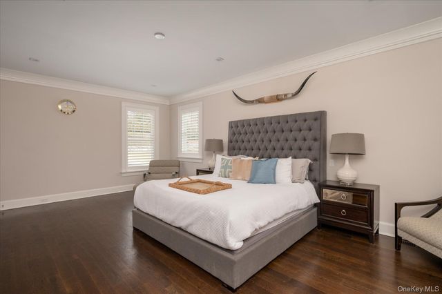 365 Split Rock Road, Syosset, NY 11791