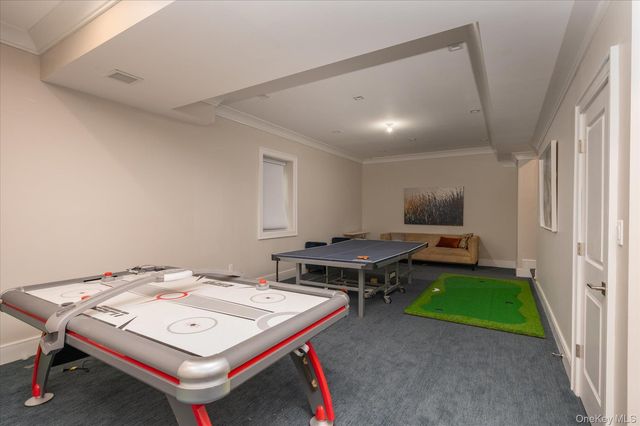 365 Split Rock Road, Syosset, NY 11791