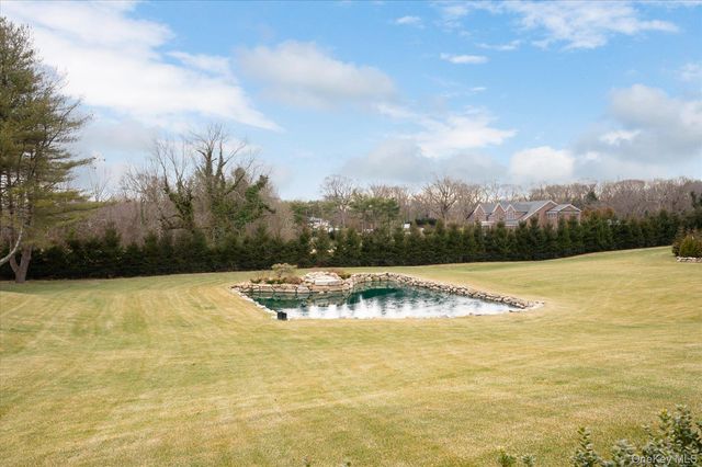 365 Split Rock Road, Syosset, NY 11791