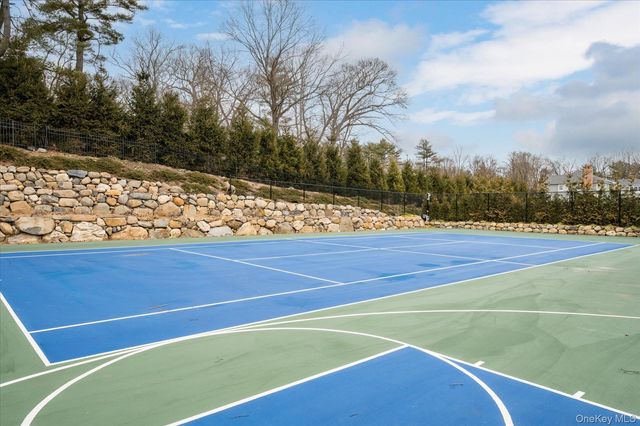 365 Split Rock Road, Syosset, NY 11791