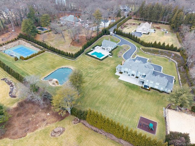 365 Split Rock Road, Syosset, NY 11791