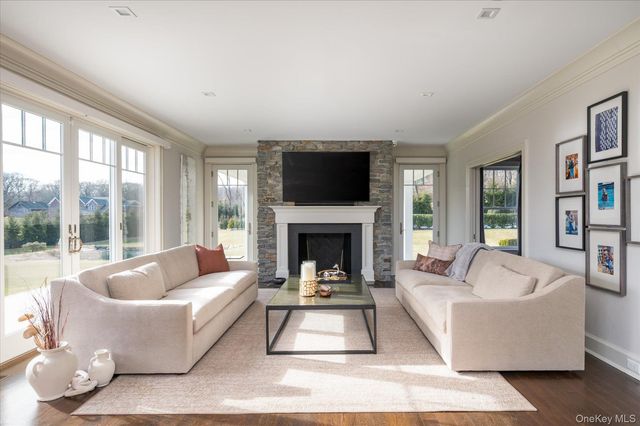 365 Split Rock Road, Syosset, NY 11791