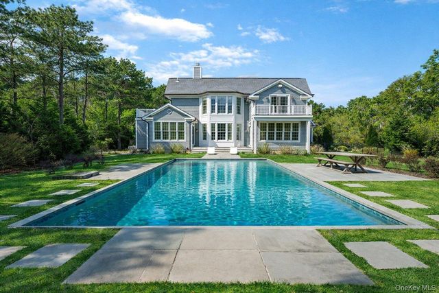 3 Sachem Lane, East Quogue, NY 11942