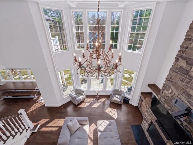 3 Sachem Lane, East Quogue, NY 11942