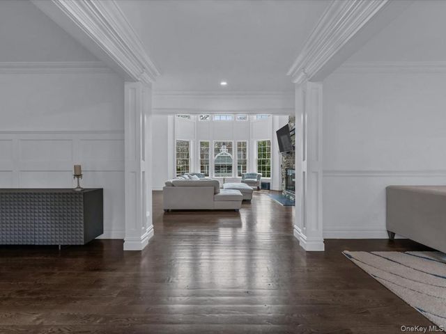 3 Sachem Lane, East Quogue, NY 11942