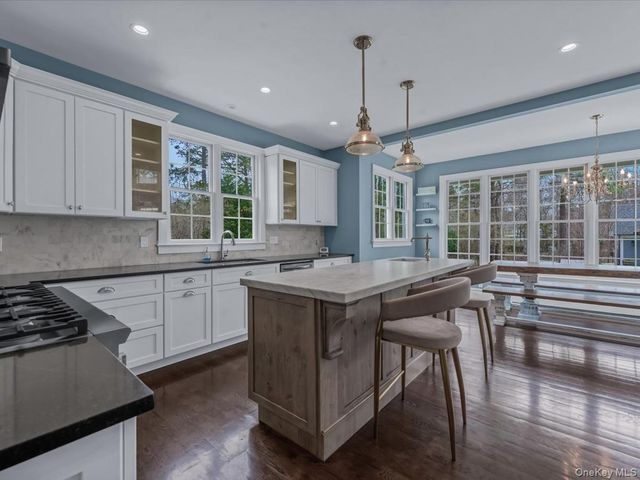 3 Sachem Lane, East Quogue, NY 11942