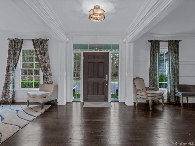 3 Sachem Lane, East Quogue, NY 11942