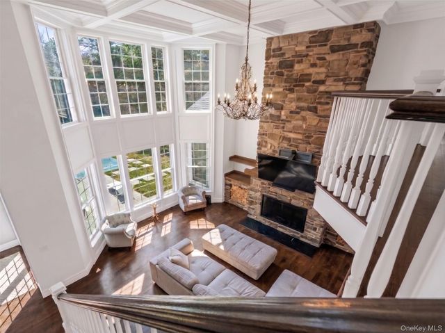 3 Sachem Lane, East Quogue, NY 11942