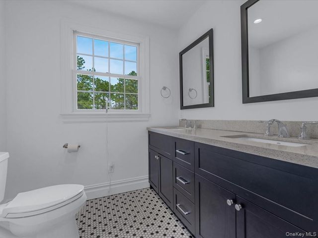 3 Sachem Lane, East Quogue, NY 11942