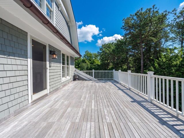 3 Sachem Lane, East Quogue, NY 11942