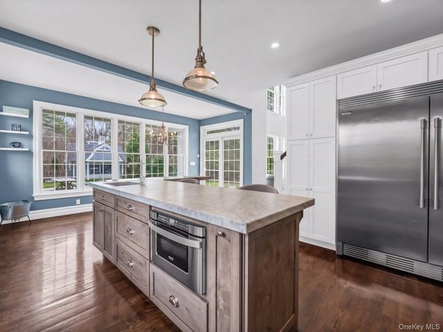 3 Sachem Lane, East Quogue, NY 11942