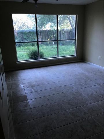 7402 Thicket Trail Drive, Humble, TX 77346
