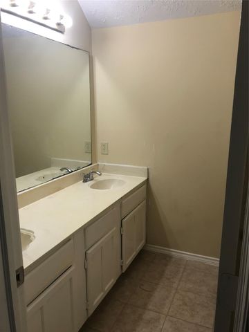 7402 Thicket Trail Drive, Humble, TX 77346
