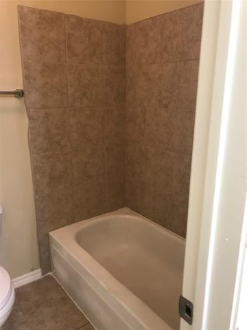 7402 Thicket Trail Drive, Humble, TX 77346