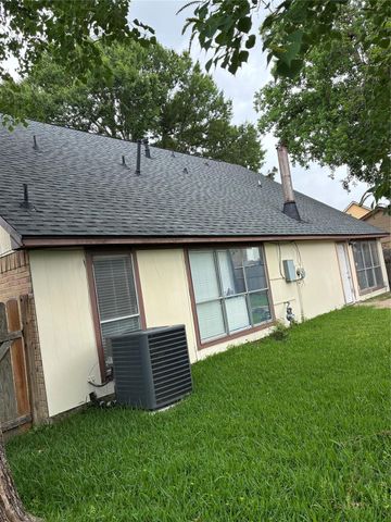 7402 Thicket Trail Drive, Humble, TX 77346