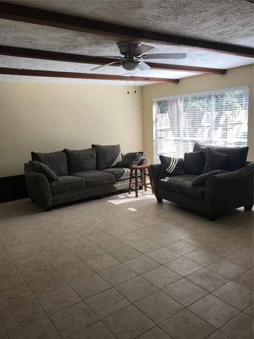 7402 Thicket Trail Drive, Humble, TX 77346