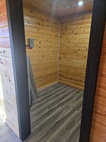 3 Pine Forest Park Rd, Campton, KY 41301