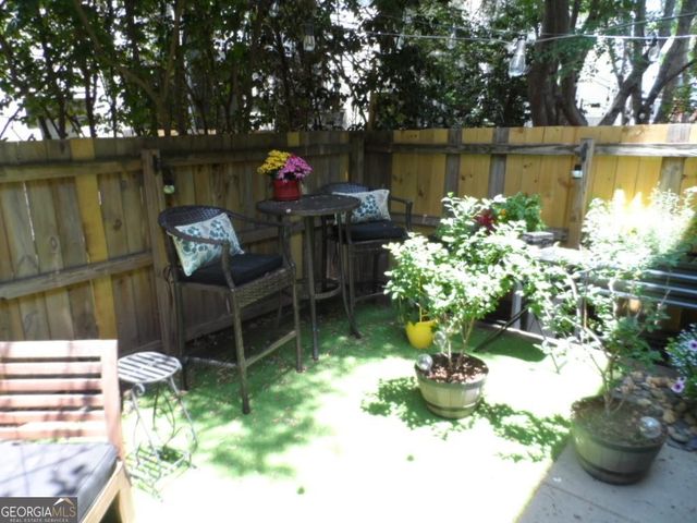 1213 Van Allen Mews NW, Atlanta, GA 30318