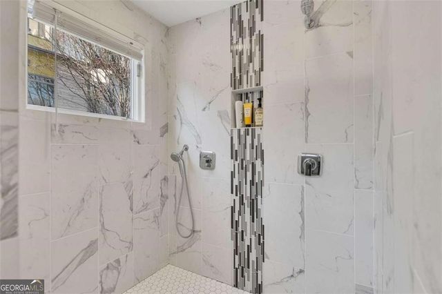 1213 Van Allen Mews NW, Atlanta, GA 30318