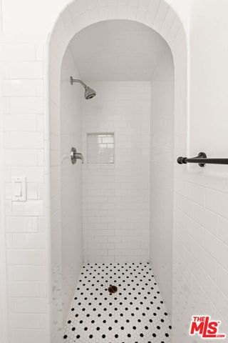 6620 W 6th Street, Los Angeles, CA 90048