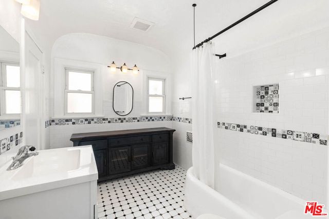 6620 W 6th Street, Los Angeles, CA 90048