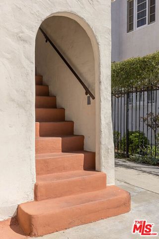 6620 W 6th Street, Los Angeles, CA 90048