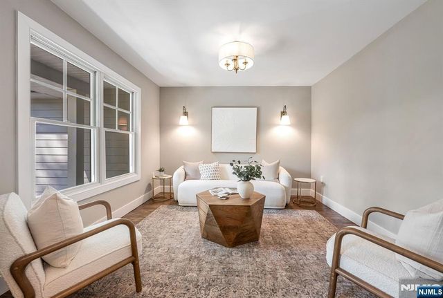 5 Blanchfield Court, Ho-ho-kus, NJ 07423