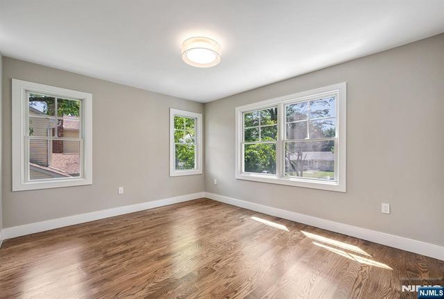 5 Blanchfield Court, Ho-ho-kus, NJ 07423