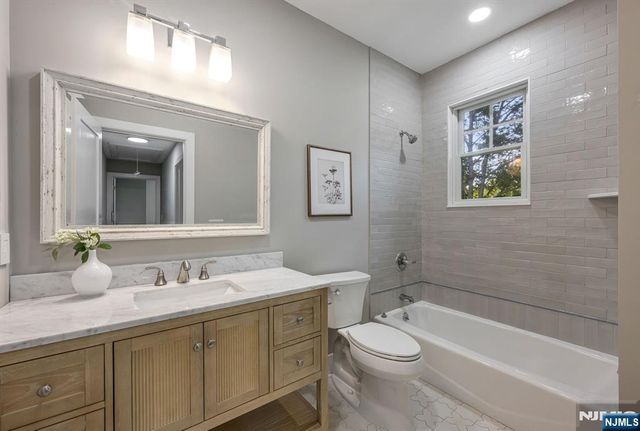 5 Blanchfield Court, Ho-ho-kus, NJ 07423